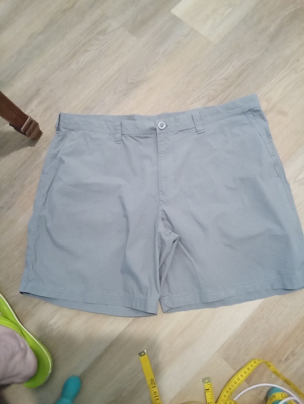 Columbia Men's Big & Tall Size 42 Lightweight Gray Chino Shorts